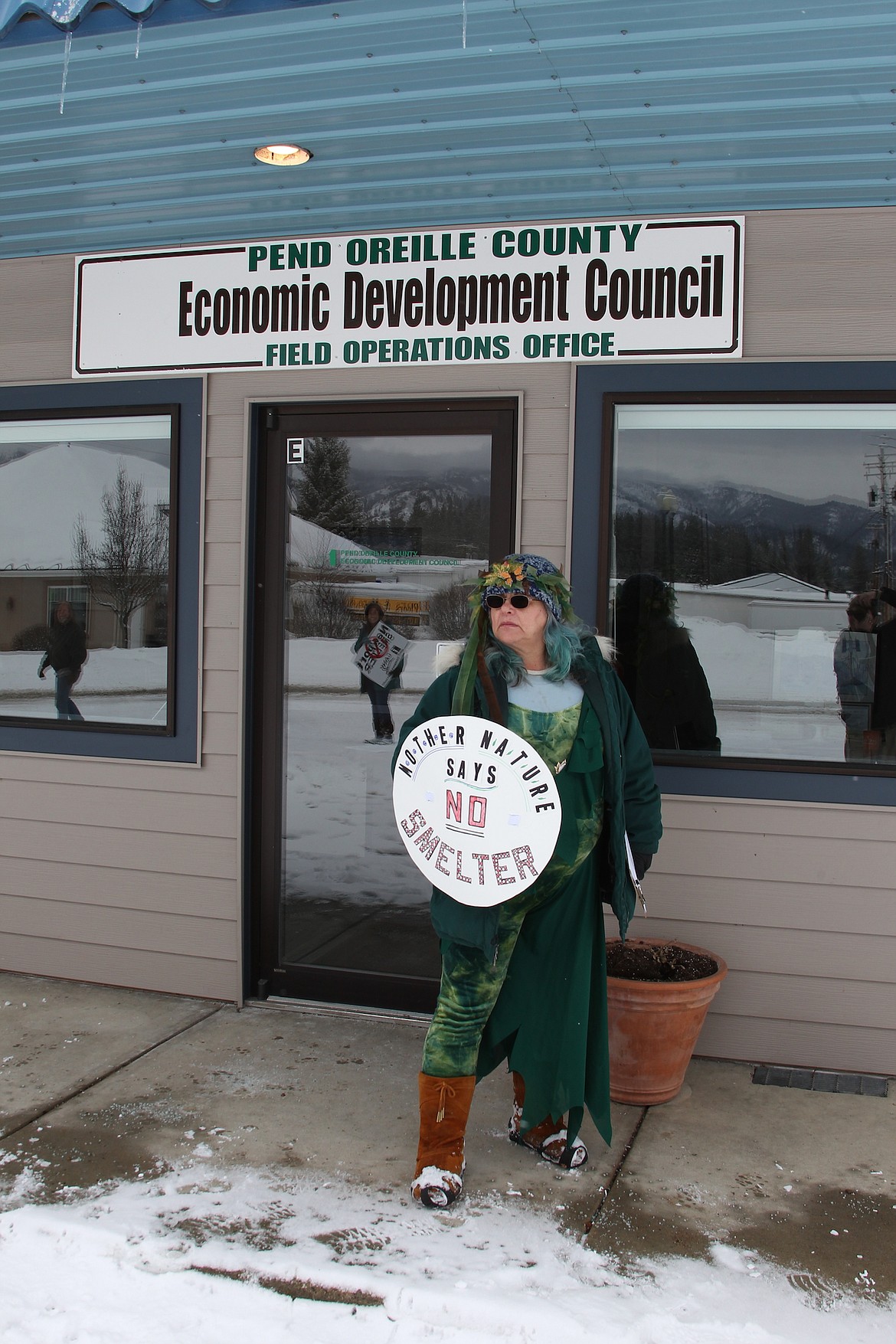 (Photo by KEITH KINNAIRD)
Debbie Mann of Blanchard dressed as Mother Nature during the Citizens Against the Newport Silicon Smelter on Saturday.