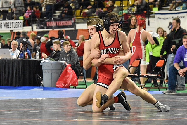 (Photo by ANN DICKINSON)
Hyrum Hunsaker was one of three Bulldogs to advance to the semis of the main draw on Friday at the 4A state tournament.