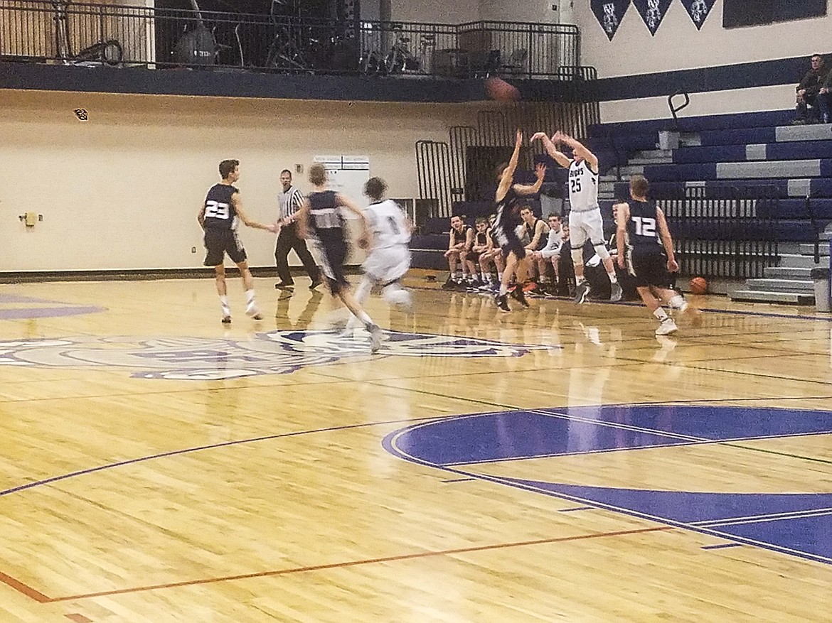 Photo by Tanna Yeoumans
Reece Bell shoots to score.