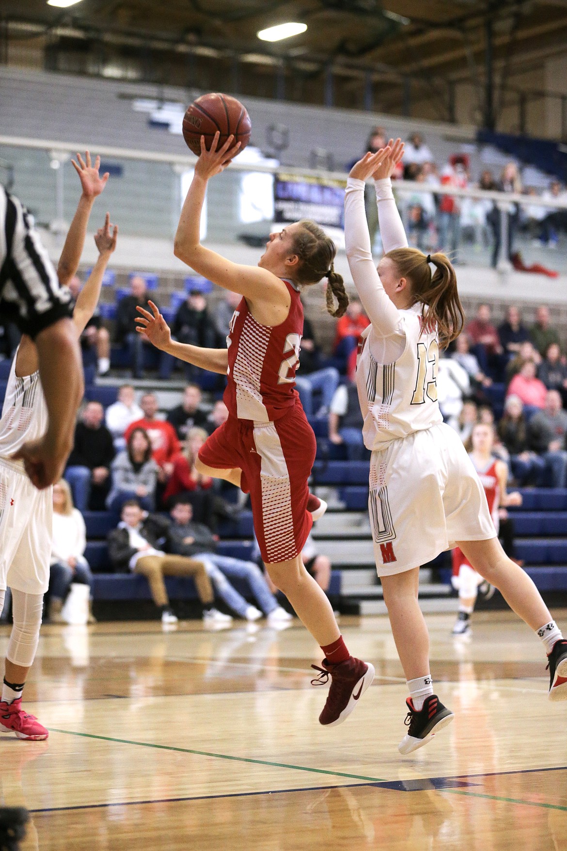 (Photo by JASON DUCHOW PHOTOGRAPHY)
Sandpoint senior Katherine Kaul, pictured shooting with her off-hand at state, will be one of six Bulldog girls playing in an All-Star game tonight.