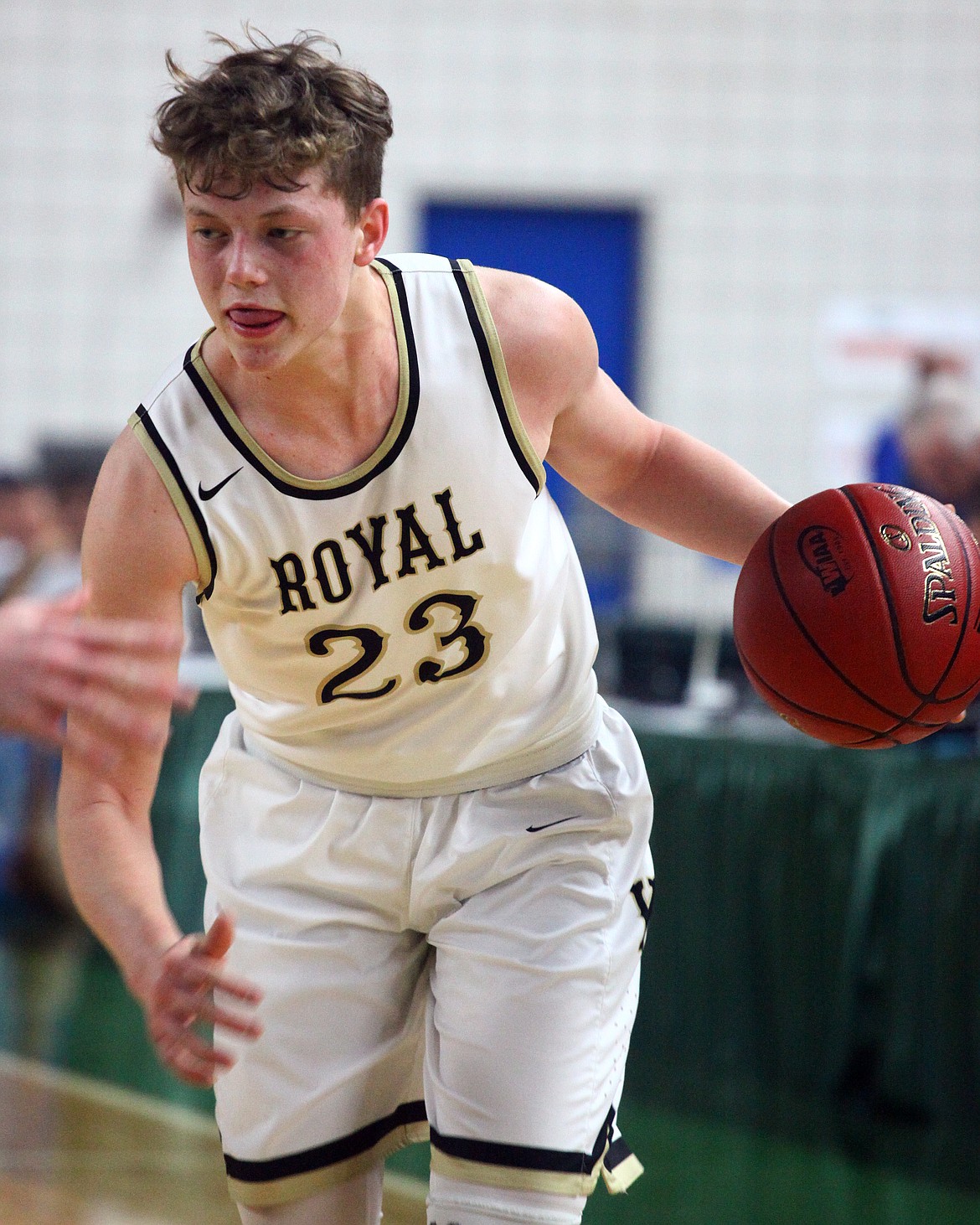 Rodney Harwood/Columbia Basin Herald
Royal&#146;s Owen Ellis (23) drives the lane during the first quarter of Thursday&#146;s 1A Hardwood Classic game at the Yamika SunDome.