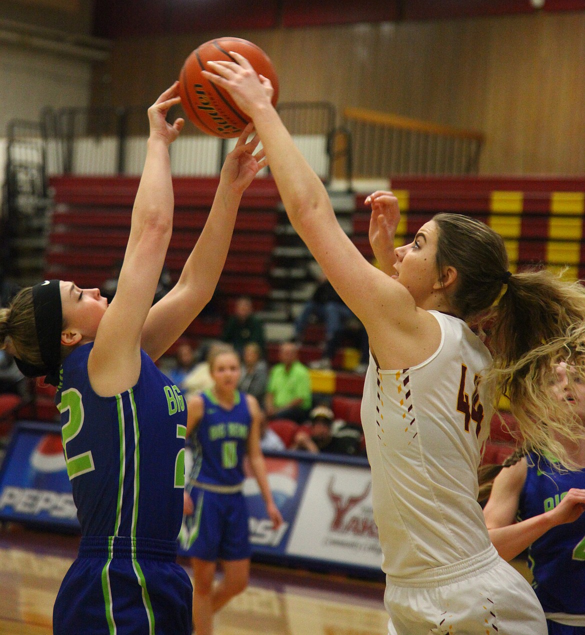 Rodney Harwood/Columbia Basin Herald
Yakima Valley&#146;s Kali Kruger (44) blocks the shot of Big Bend&#146;s Callie Gronning during the first quarter of Wednesday&#146;s NWAC East game in Yakima.