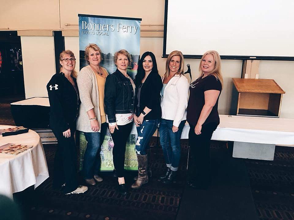 (Courtesy Photo)
Lori Allen, Wendy Hawks, Alison Henslee, Tasha Swisher, Patti Branson, and Jennifer Van Etten came together for a group photo at the 9B Ladies meeting.