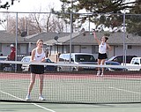 Huskies Girls Tennis holds off Selah in Othello