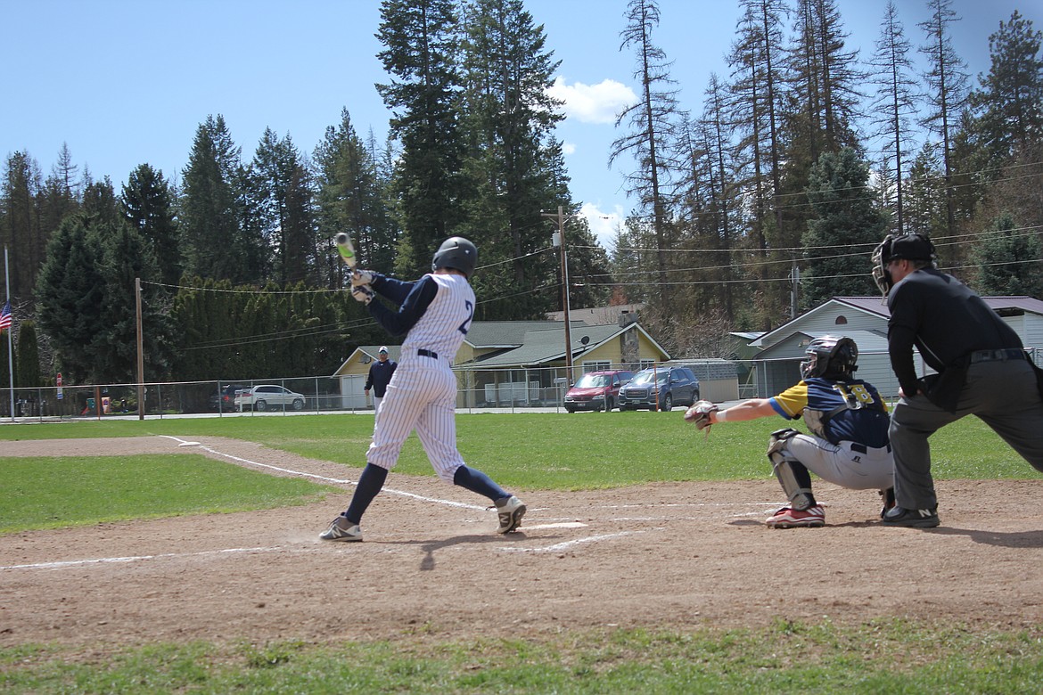 Photo by TANNA YEOUMANS
Ty Bateman at bat, striving to bring his best for the team.