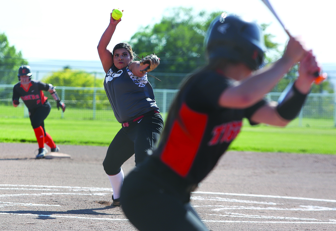 Connor Vanderweyst/Columbia Basin Herald
Othello starter Audisey Sauceda delivers to the plate in the first inning.