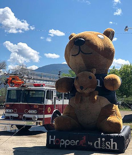 Eagle Satellite teamed up with the Plains City Volunteer Fire Department to host an informational fundraiser for Plains locals to get the most out of their cable, internet and cellular provider (Erin Jusseaume/ Clark Fork Valley Press)