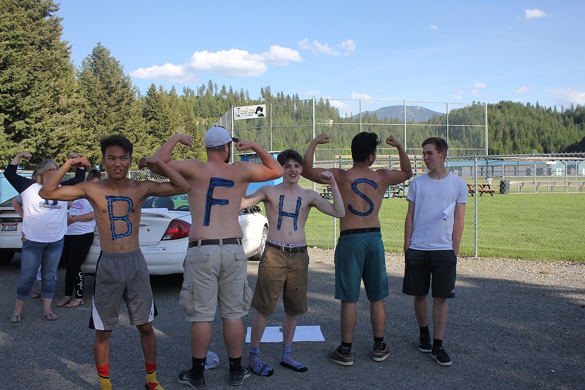 Photo by TANNA YEOUMANS
Connor Strickert, Larry Hoehne, Jack Cannon, Taiga Deleon, and Jayden Clair show their Badger Pride for the homecoming baseball team.