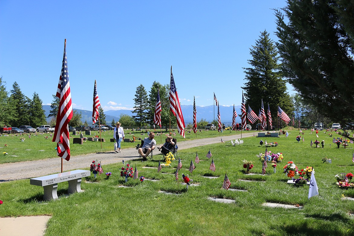 Photo by MANDI BATEMAN
Flags across the Grandview Cemetery.