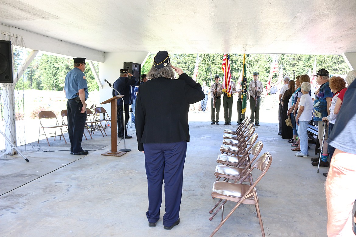 Photo by MANDI BATEMAN
Chaplain Len Pine singing the Star Spangled Banner.