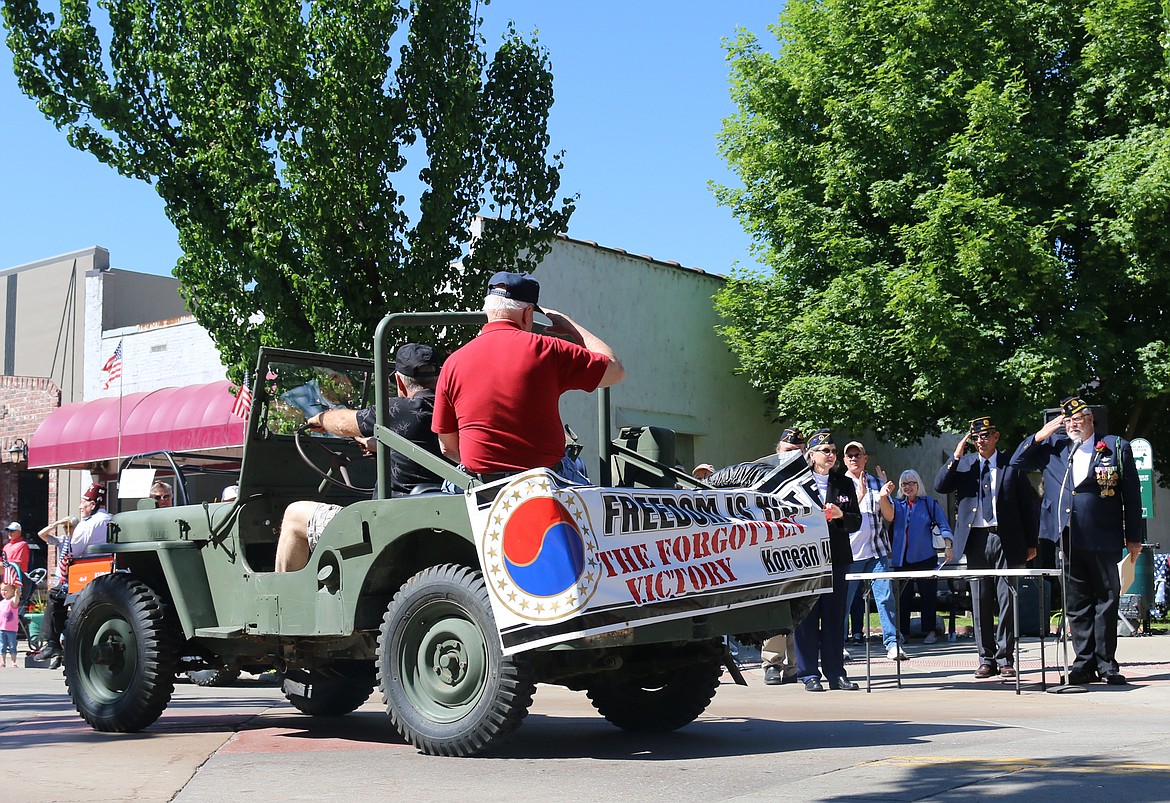 Photo by MANDI BATEMAN
Boundary County's oldest veterans receive salutes.