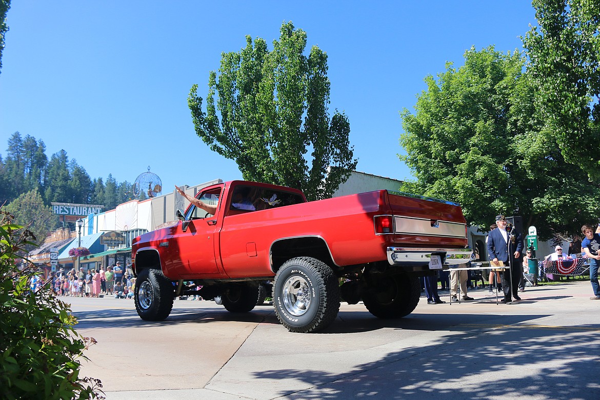 Photo by MANDI BATEMAN
The big red truck had many fans.