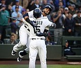Unlike other veterans, Mariners' healthy Nelson Cruz proving he can still keep up with faster fastballs