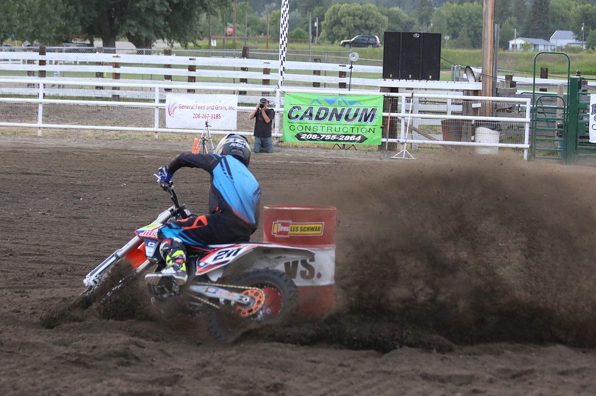 Photo by MANDI BATEMAN
Kellen MacDonald on a 350 Dirt Bike finished with the time of 16.659, and was the first to break the 16 second timer.