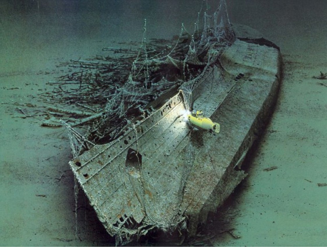 GOOGLE IMAGES
Dr. Robert Ballard, discoverer of the wrecks of the Titanic and Bismarck, diving on the Lusitania in a deep-sea mini-sub.