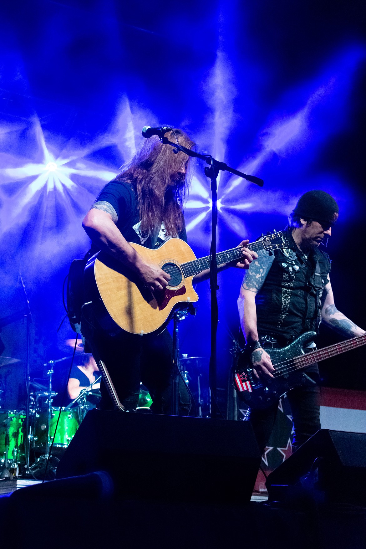 Skid Row guitarist Dave &#147;The Snake&#148; Sabo and bassist Rachel BOlan play Quicksand Jesus during the Big Sky Bash to benefit the Card Foundation on Saturday. (Ben Kibbey/The Western News)