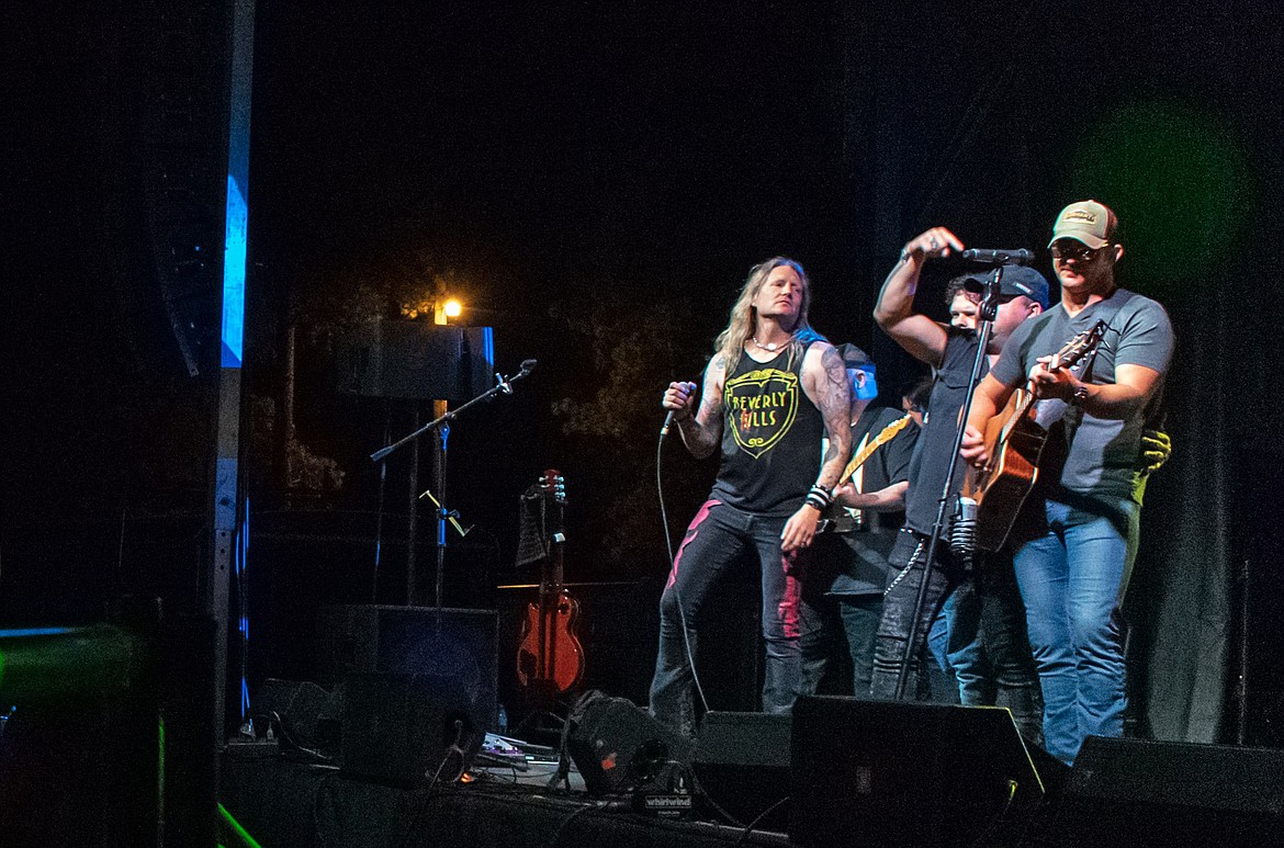 Dead Fervor jumped on stage to join Devon Wade in a rendition of &#147;Sweet Home Alabama.&#148;