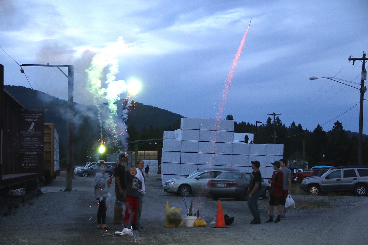 (Photo by MARY MALONE)
Crowds gathered set off some of their own fireworks Bonner Park West on the Fourth of July while awaiting the Priest River Chamber of Commerce&#146;s annual fireworks show.