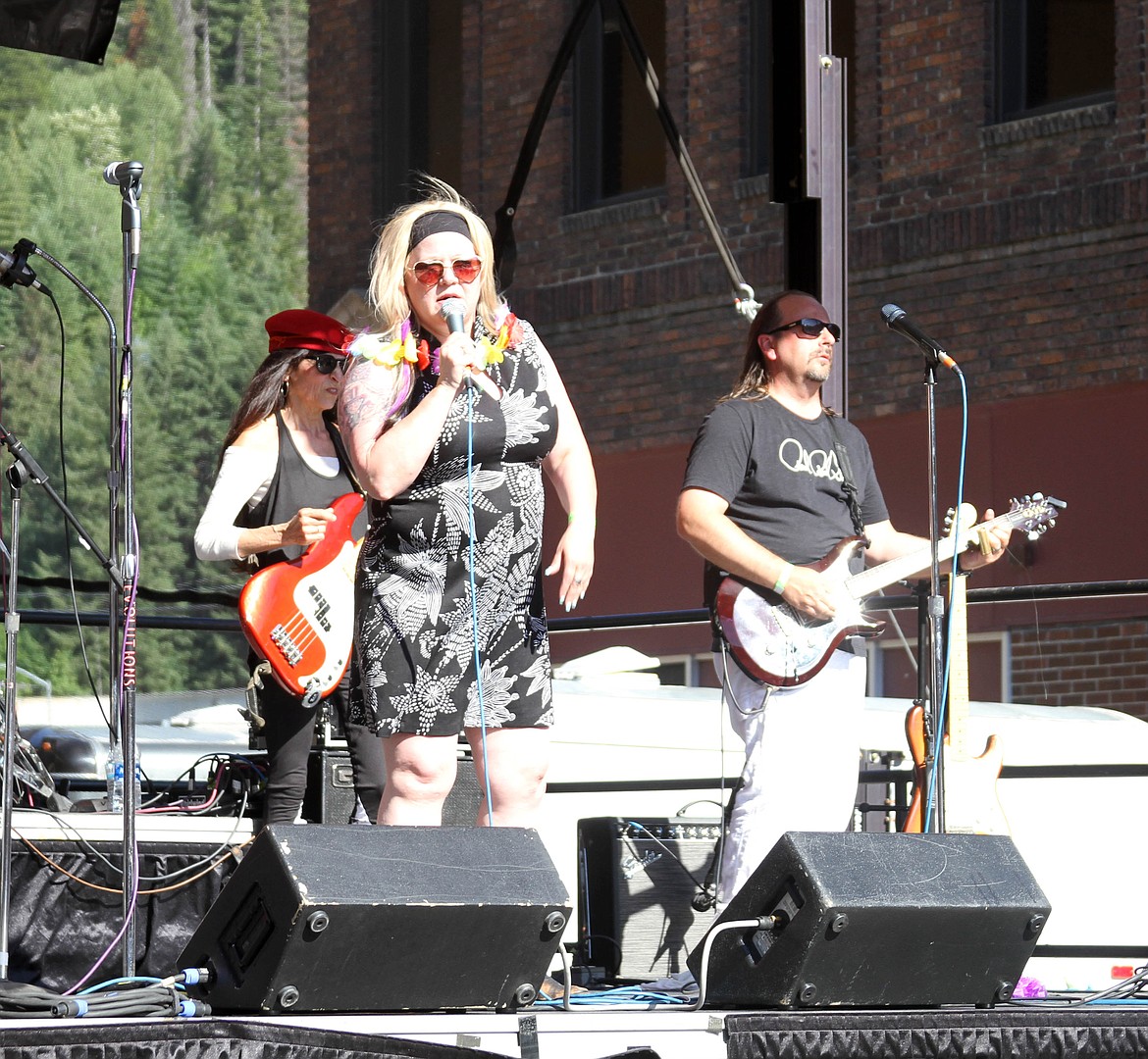 Photo by CALEB McDONALD
Aury Moore and the Randy Oxford Band performing on the main stage. During this performance, the local firefighters cooled the crowd down with one of their hoses from the top of the firehouse.