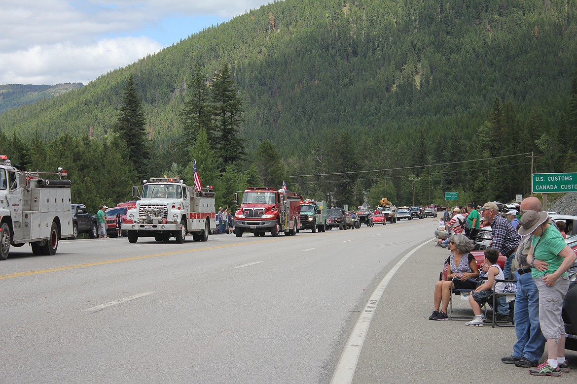 Photo by TANNA YEOUMANS
The highway was lined with people on both sides during Eastport&#146;s Fourth of July Parade. For more photos from the event, see www.bonnersferryherald.com.