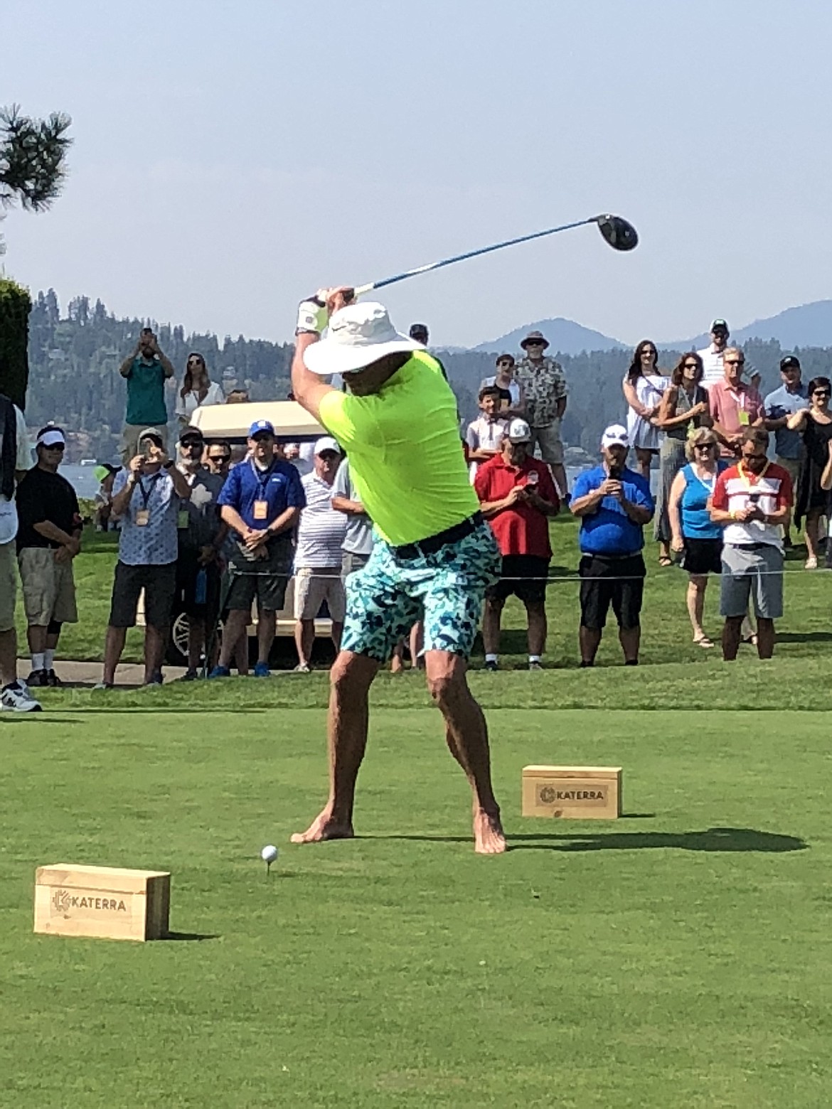 JASON ELLIOTT/Press
Former Chicago Bears quarterback Jim McMahon &#151; yes, playing barefoot &#151; prepares to hit his tee shot to open Saturday&#146;s round at The Showcase golf exhibition at The Coeur d&#146;Alene Resort Golf Course.