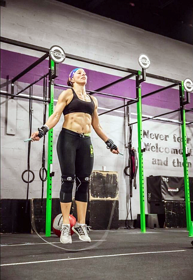 Kellogg High School grad Lauran Nielsen shows off her shredded physique during some jump rope training for the 2018 Reebok CrossFit Games.