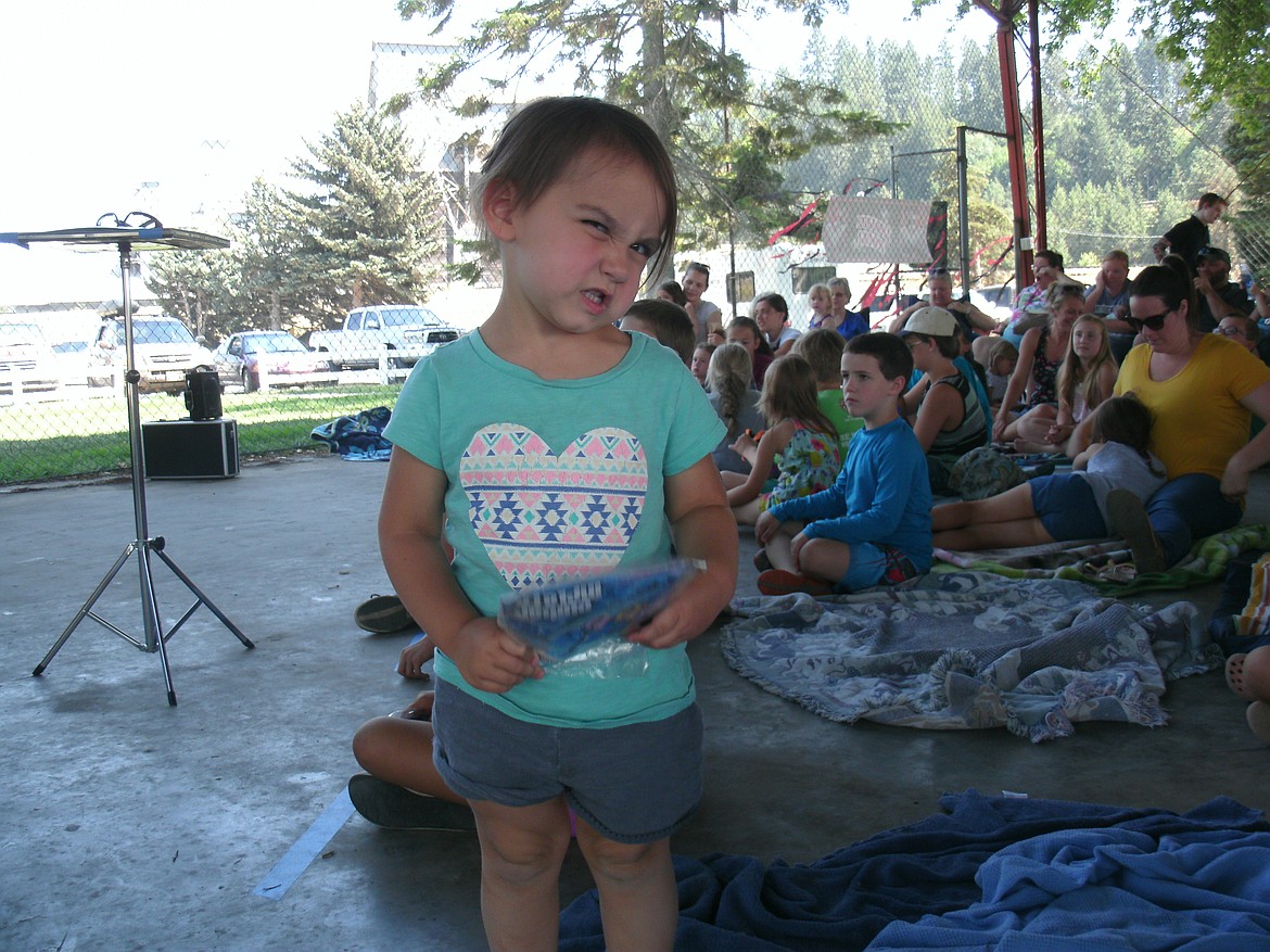 Photo by PHOENIX JOLLEY
Many children won door prizes during the intermission, before Elvis parsley came out for his performance.