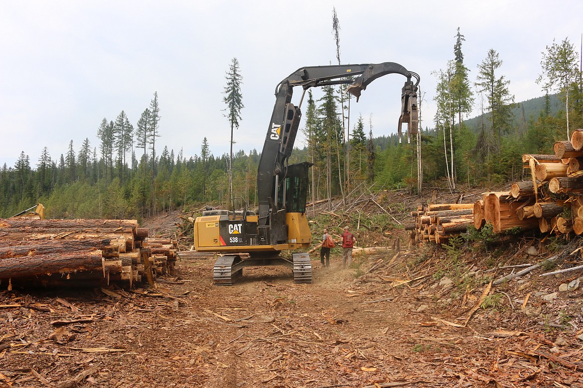 Photo by MANDI BATEMAN
The tour went through the logging operation done by Everhart Logging.
