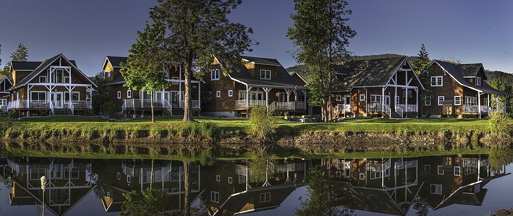 The Parkside Bungalows neighborhood sits near a private inlet of Lake Pend Oreille, allowing for non-motorized boat access.