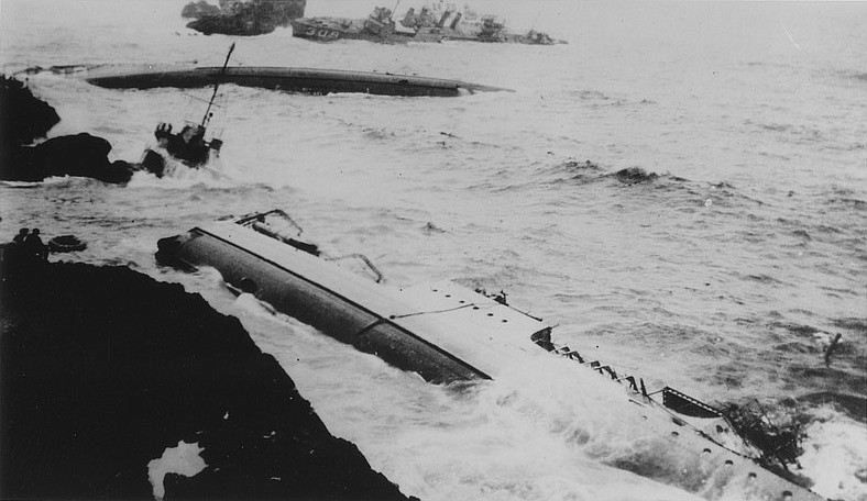 NATIONAL ARCHIVES
Fleet commander Captain Edward Watson&#146;s flagship USS Delphy shown here was the first destroyer to hit the rocks at Honda Point, with the loss of three lives, and the other 20 lost on the USS Young lying upside down in this photo (1923).