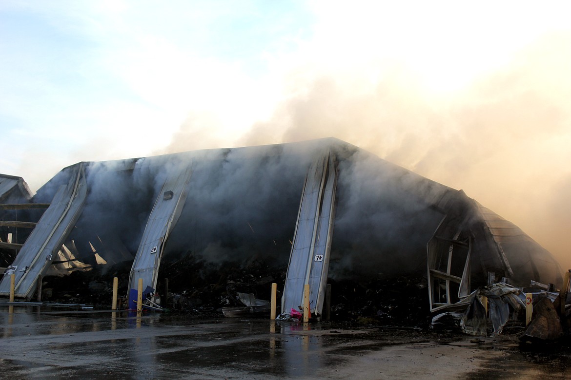 Late night fire chars waste transfer station in Moses Lake Columbia
