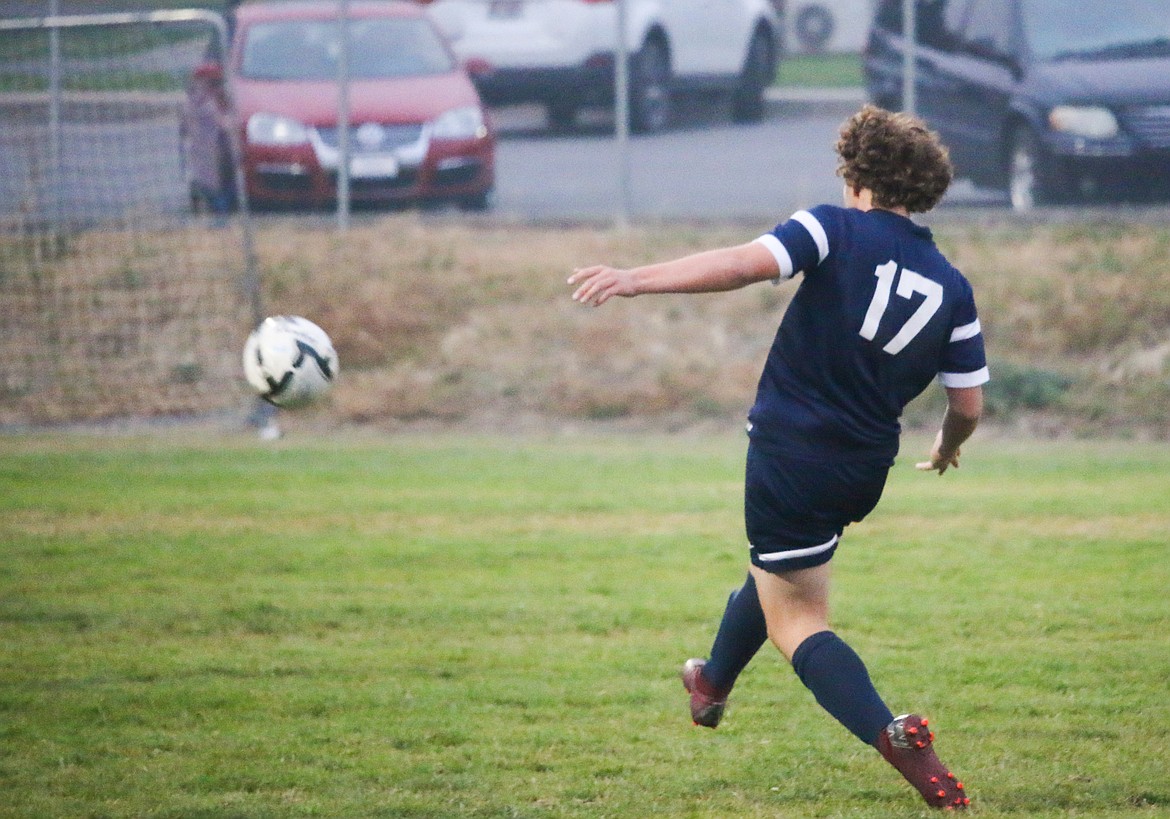 Photo by MANDI BATEMAN
Dalin Foster clearing the ball on defense.