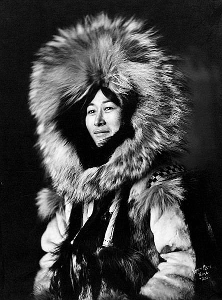 LIBRARY OF CONGRESS
Inuit woman with European features (c.1915), but no authentic images found in extensive Internet search for &#147;blond Eskimos.&#148;