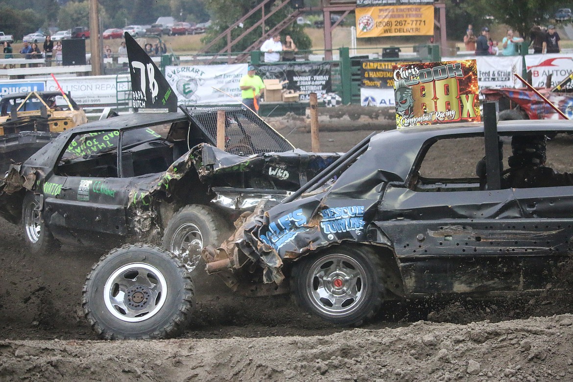 Photo by MANDI BATEMAN
A loose wheel became an obstacle during the demolition derby.