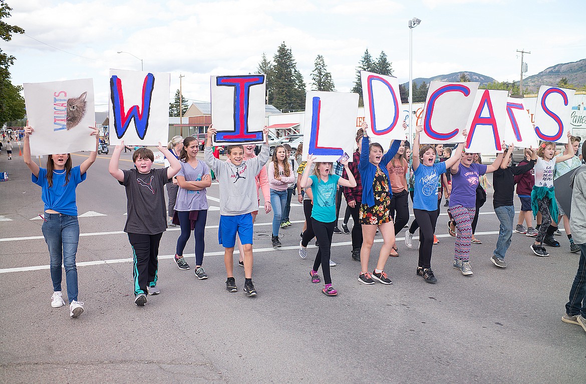 Junior High students show their spirit.