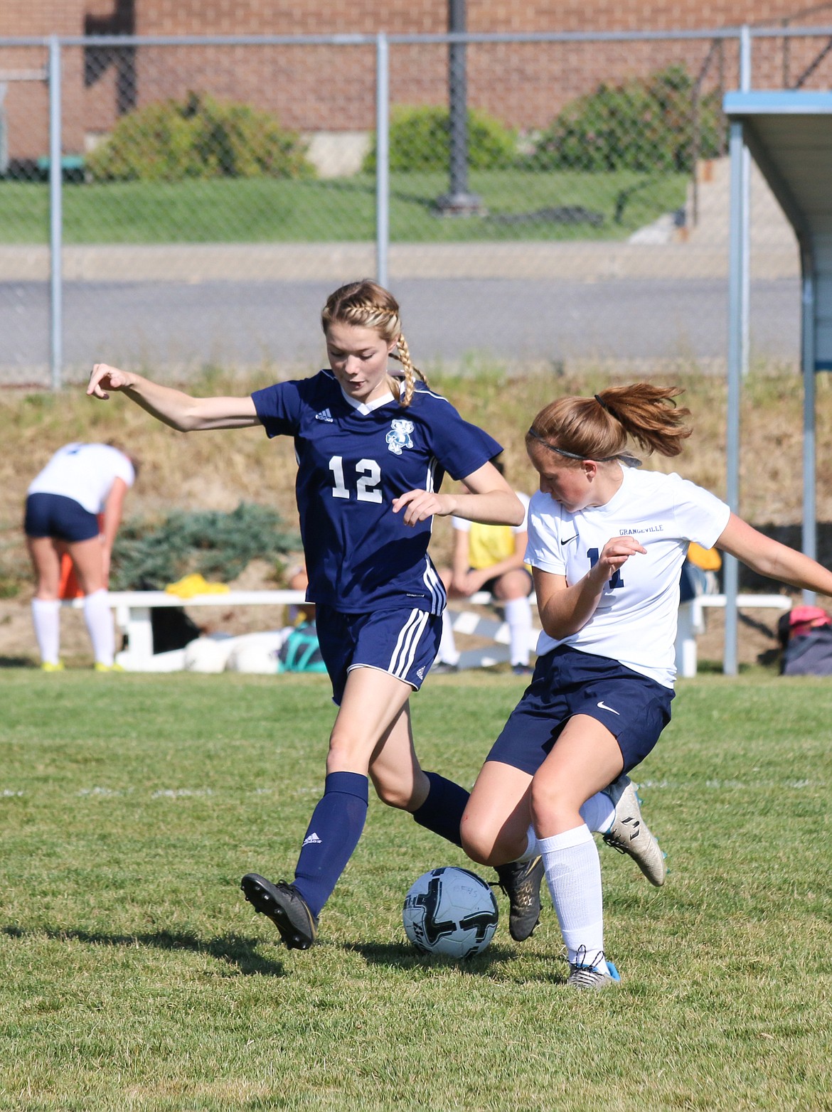 Photo by MANDI BATEMAN
Emma Pinkerton mid battle.