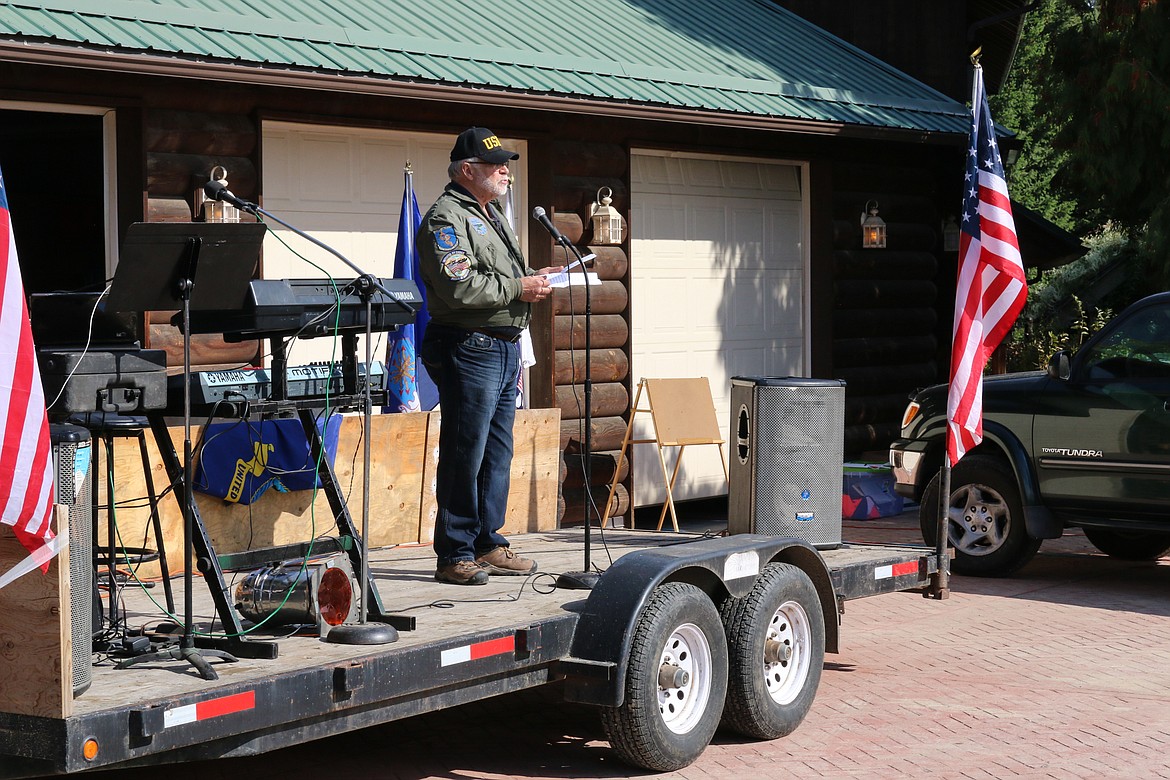 Photo by MANDI BATEMAN
Veteran Ken Toline speaks to the crowd.