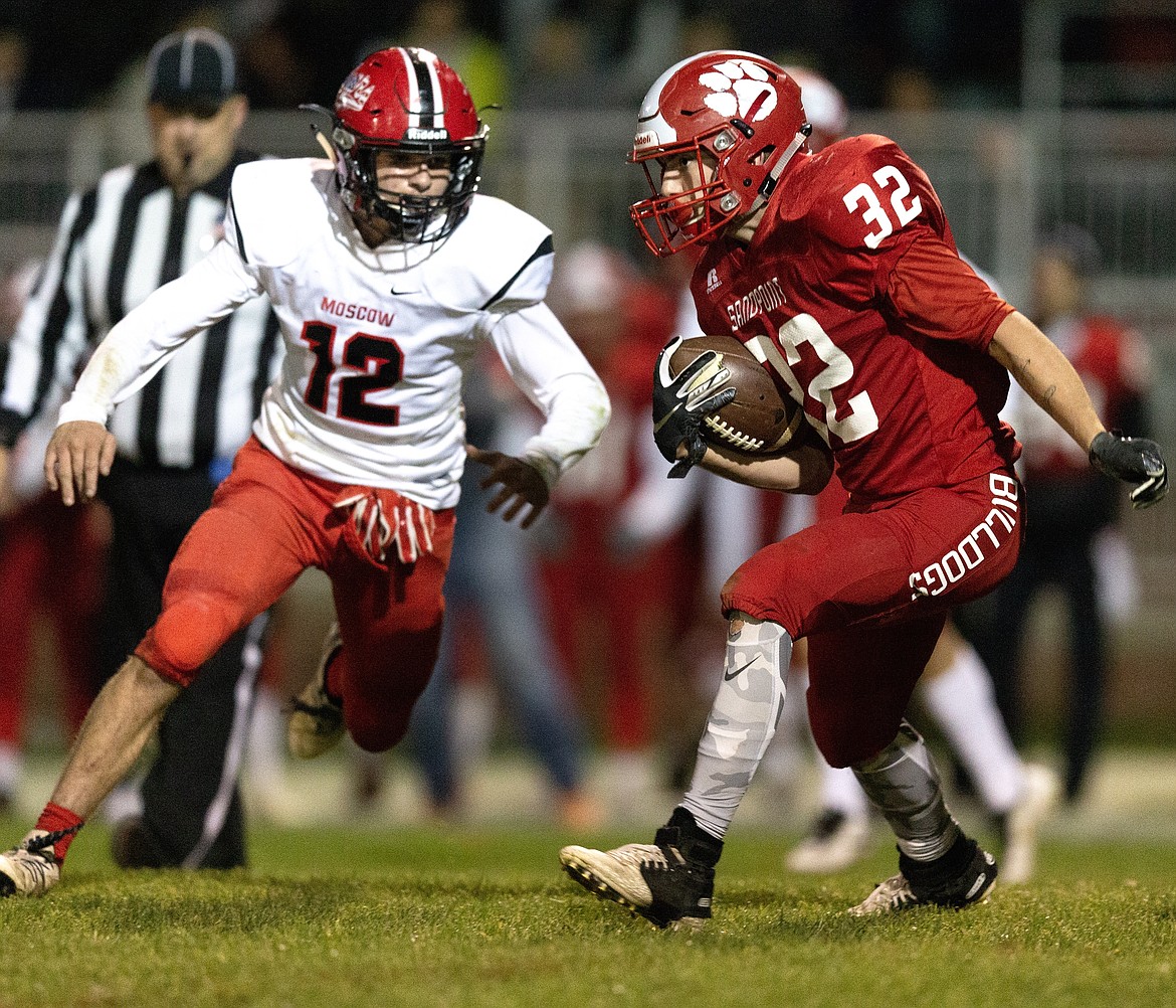 (Photo by JASON DUCHOW PHOTOGRAPHY)
Dillan Mitton once again had a big night on the ground for the Bulldogs, but it wasn&#146;t enough as the Bears owned the fourth quarter.