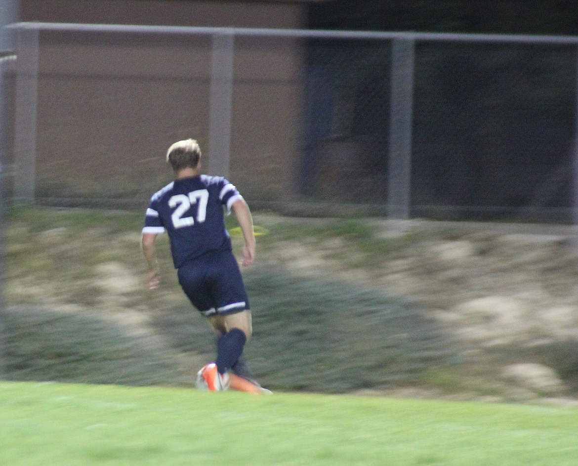 Photo by TANNA YEOUMANS
Gabe See bringing the ball back towards the goal.