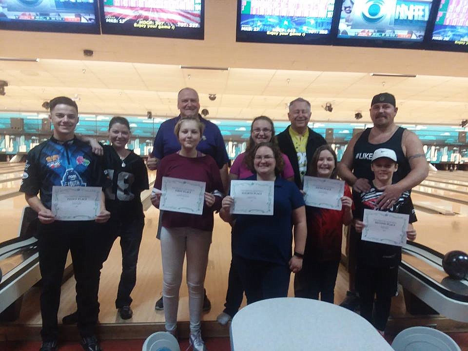 Courtesy photo
The Tim Fristoe youth/adult tournament was held Sunday at Sunset Bowling Center. First place: Daphnee Hammond/Rob Stratton. Second place: Bently Goss/Danny Goss. Third place: Luke English/Rachel Beamis. Fourth place: Ellie Powell/Leslie Mueller. Fifth place: Addison Mueller/George Longdon. In the front row from left are Luke English, Daphnee Hammond, Leslie Mueller, Addison Mueller and Bently Goss; and back row from left, Rachel Beamis, Rob Stratton, Ellie Powell, George Longdon and Danny Goss.