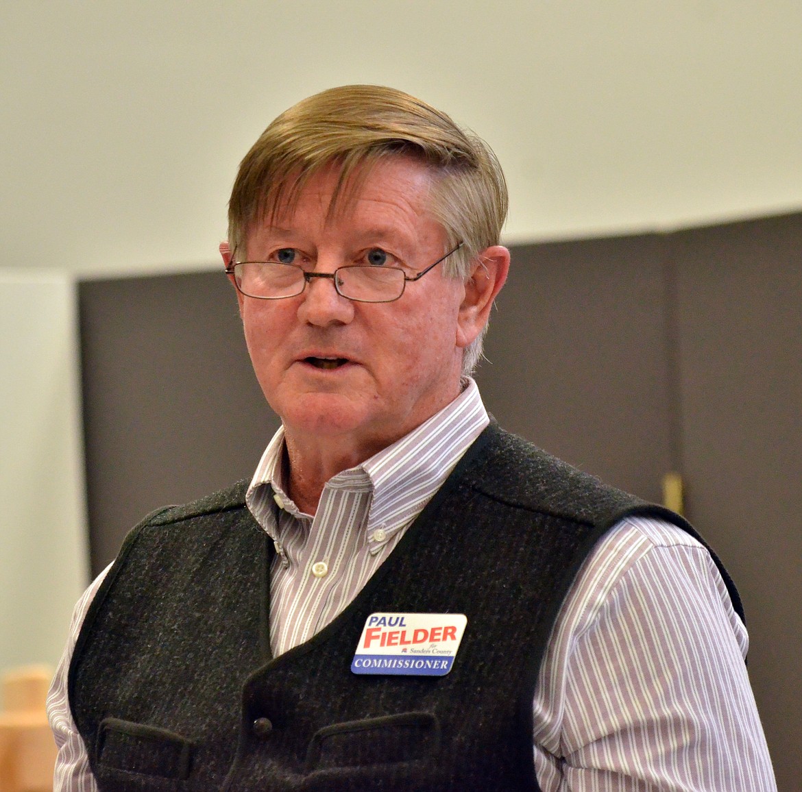 Paul Fielder, who is running for Sanders County Commissioner, addresses the issues at the candidate forum held last week in Paradise. (Erin Juseaume/ Clark Fork Valley Press)