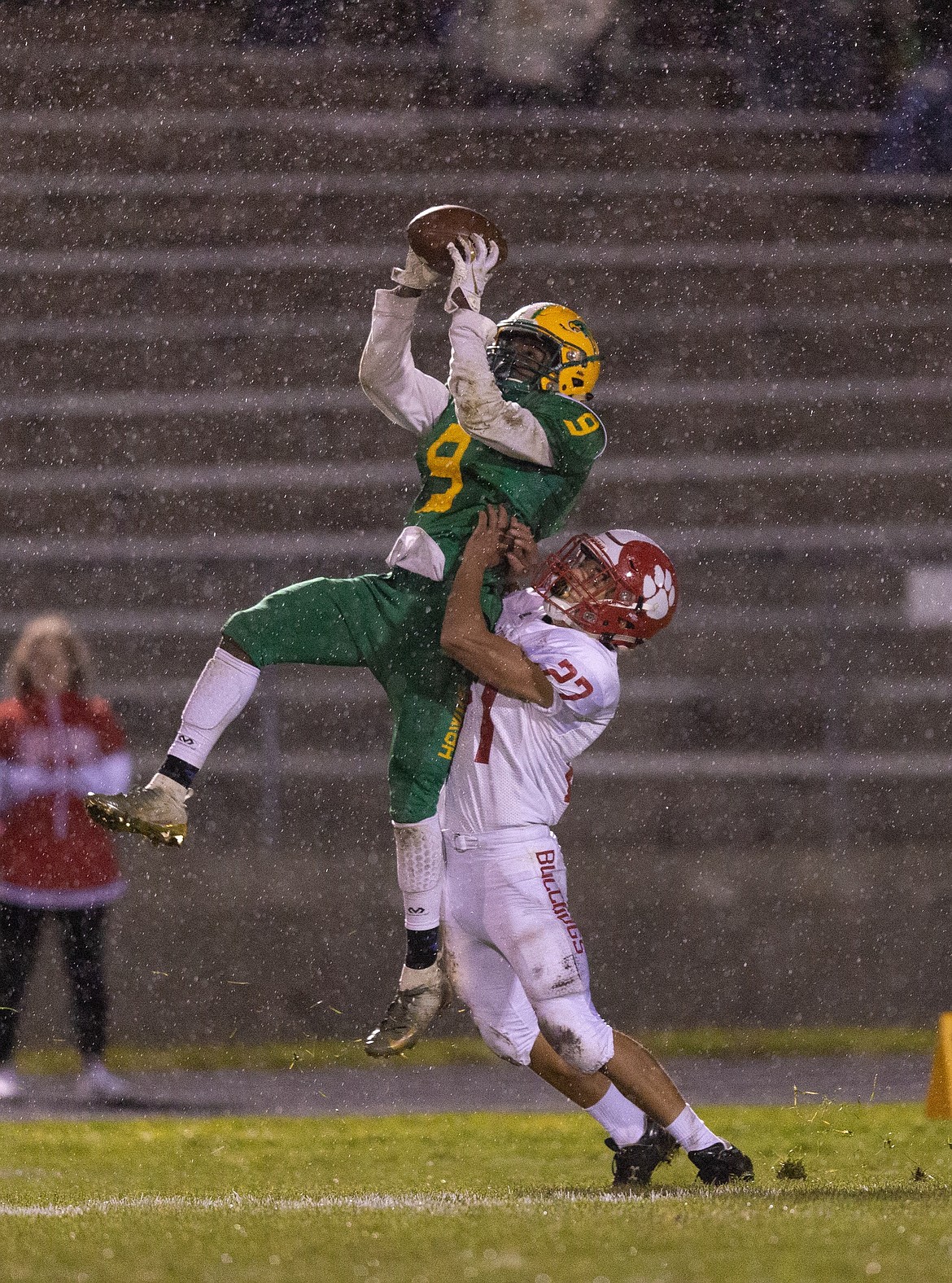 (Photo by JASON DUCHOW PHOTOGRAPHY)
Sandpoint sophomore cornerback Elijah Larson and the Bulldogs&#146; defense will face a power running Knights&#146; offense tonight in the state opener.