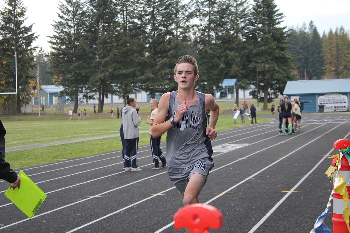 Photo by TANNA YEOUMANS
Hunter Smith crossing the finish line.