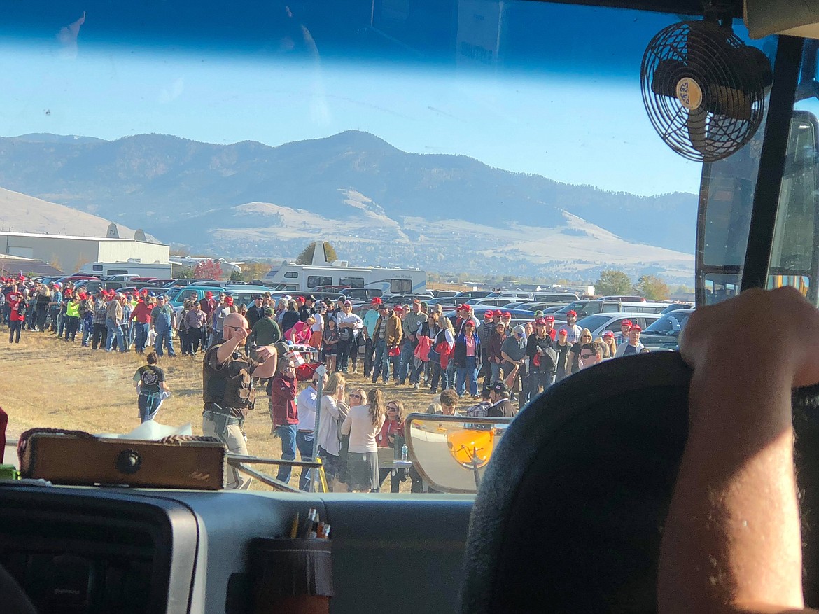 A view from the shuttle buses with people still waiting to get into the rally at 3:30 p.m. (Erin Jusseaume/ Clark Fork Valley Press)