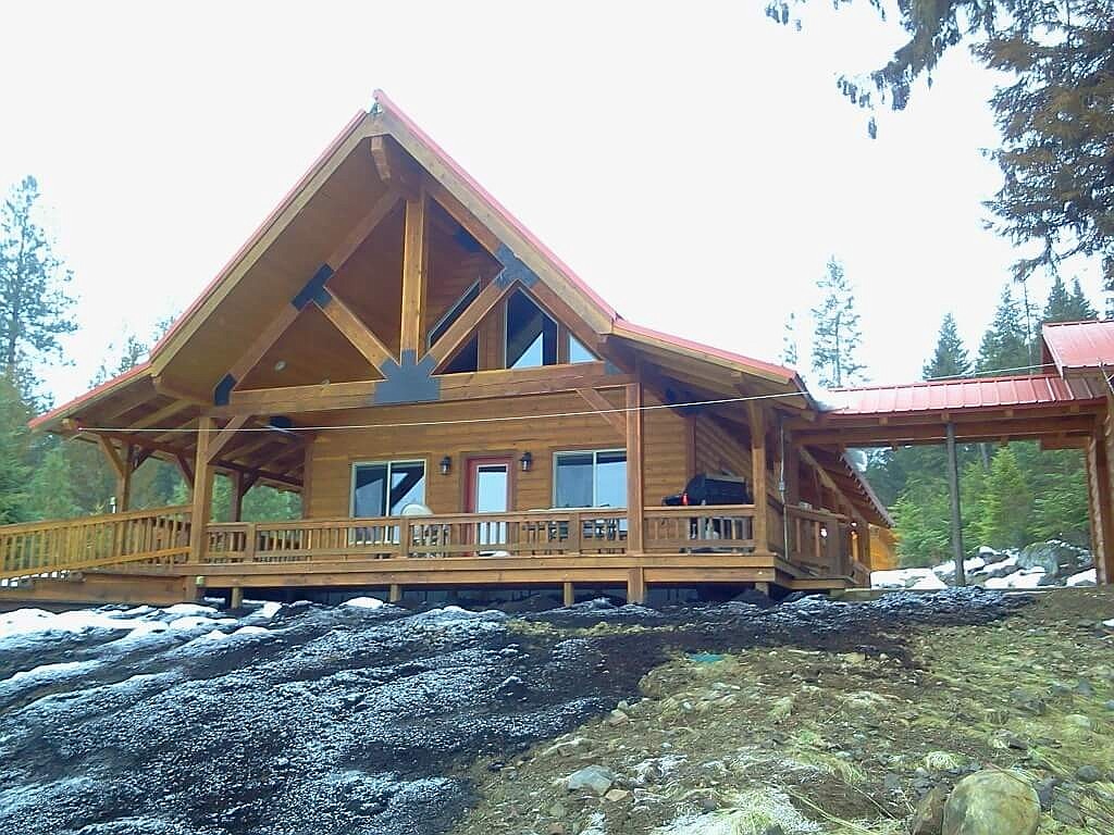 (Courtesy Photo)
This house has a covered walkway to the outbuilding.