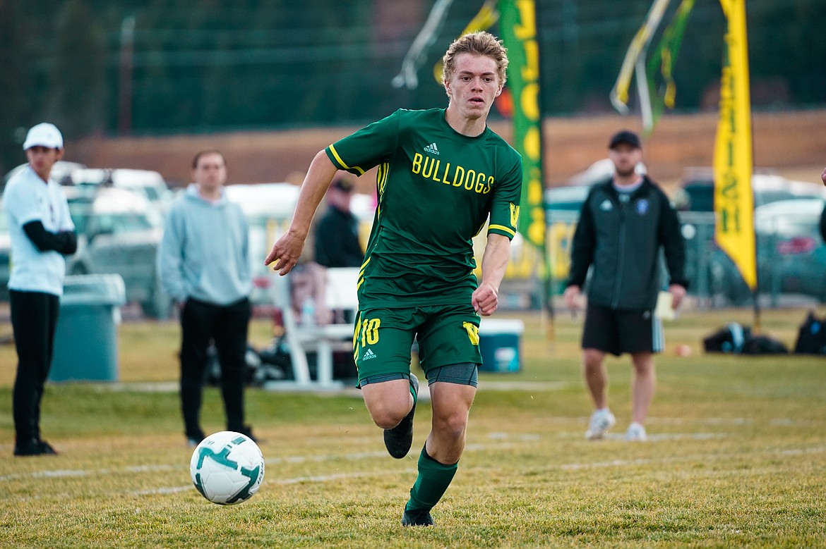 Casey Schneider catches up to a pass during Saturday&#146;s 6-2 championship win over Polson.