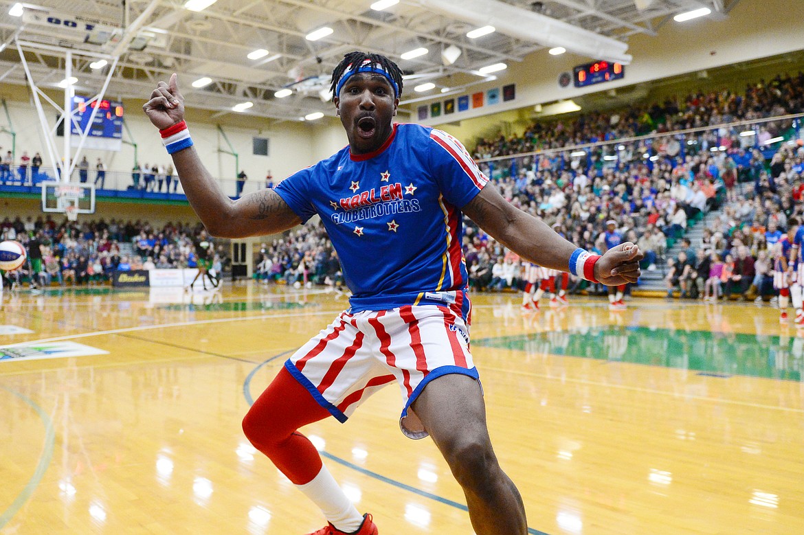 Harlem Globetrotter &quot;Thunder&quot; dances on the sideline before a game against the Washington Generals at Glacier High School on Tuesday, Nov. 13. (Casey Kreider/Daily Inter Lake)