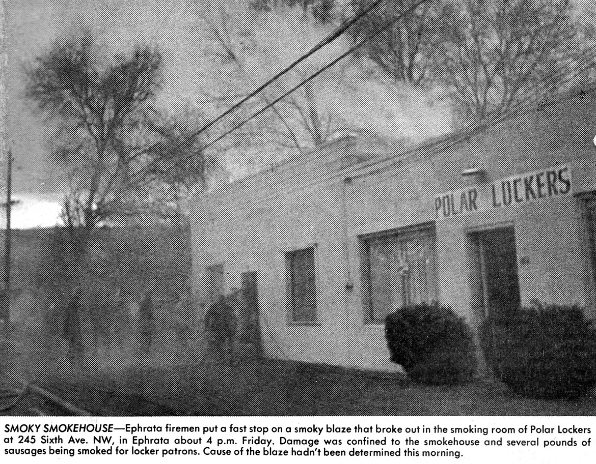 Columbia Basin Herald, Nov. 22, 1971
Dennis note: This photo is hazy because of the smoke from the fire.