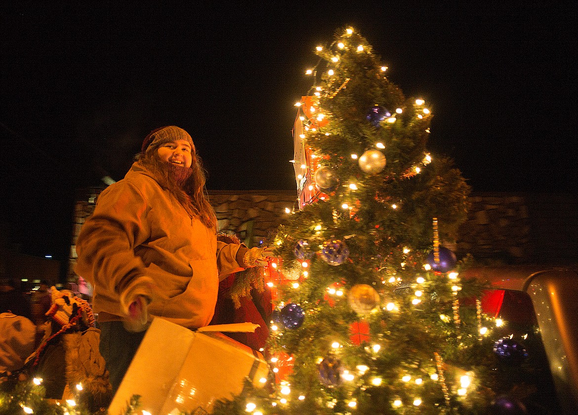 The North Valley Hospital float.