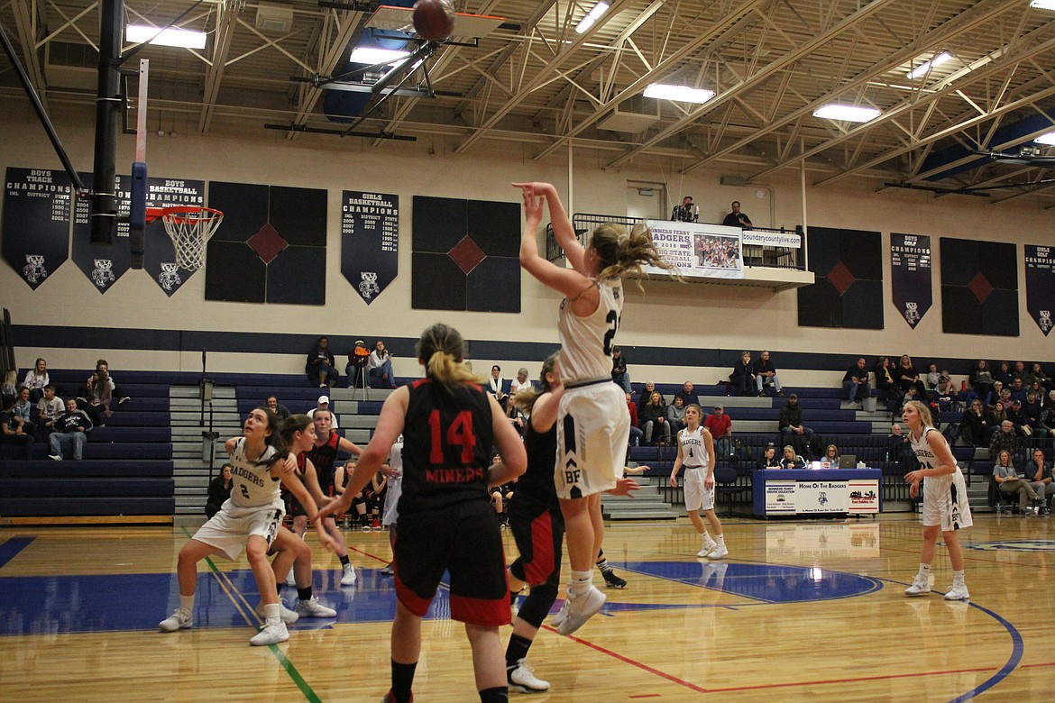 Photo by TANNA YEOUMANS
The Badgers beat Wallace 61 to 27.